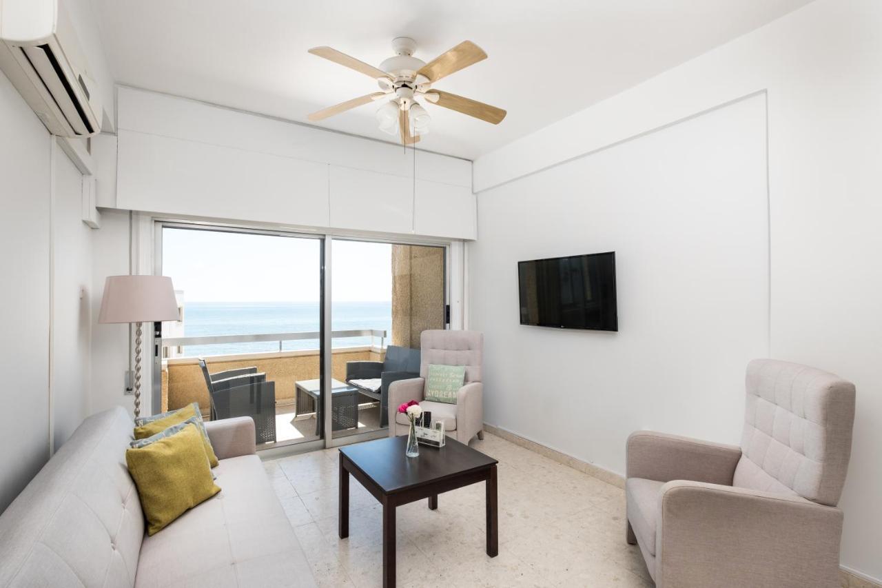 Apollon Sea View Beachfront Ap 302 Larnaca Bagian luar foto