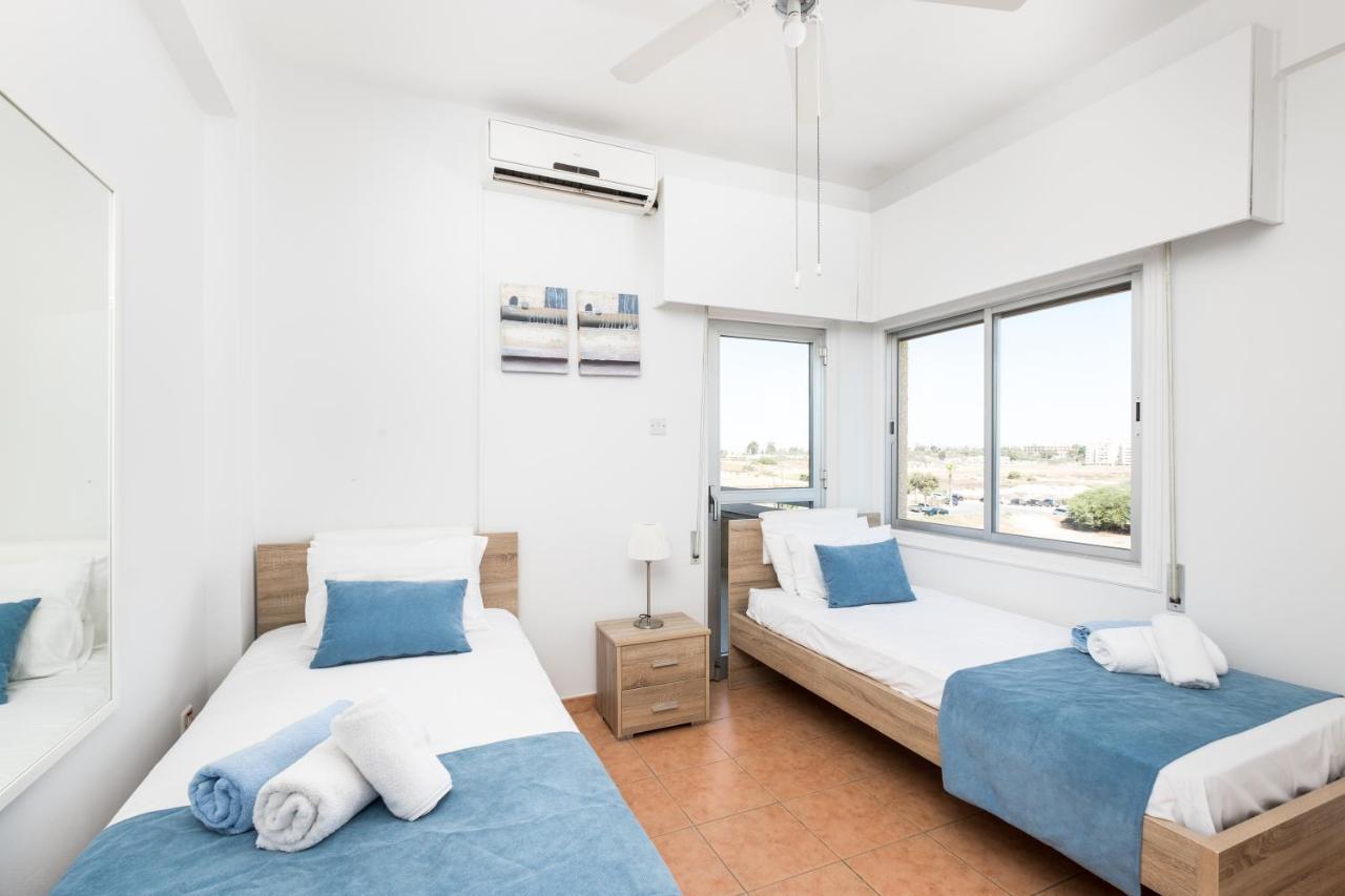 Apollon Sea View Beachfront Ap 302 Larnaca Bagian luar foto