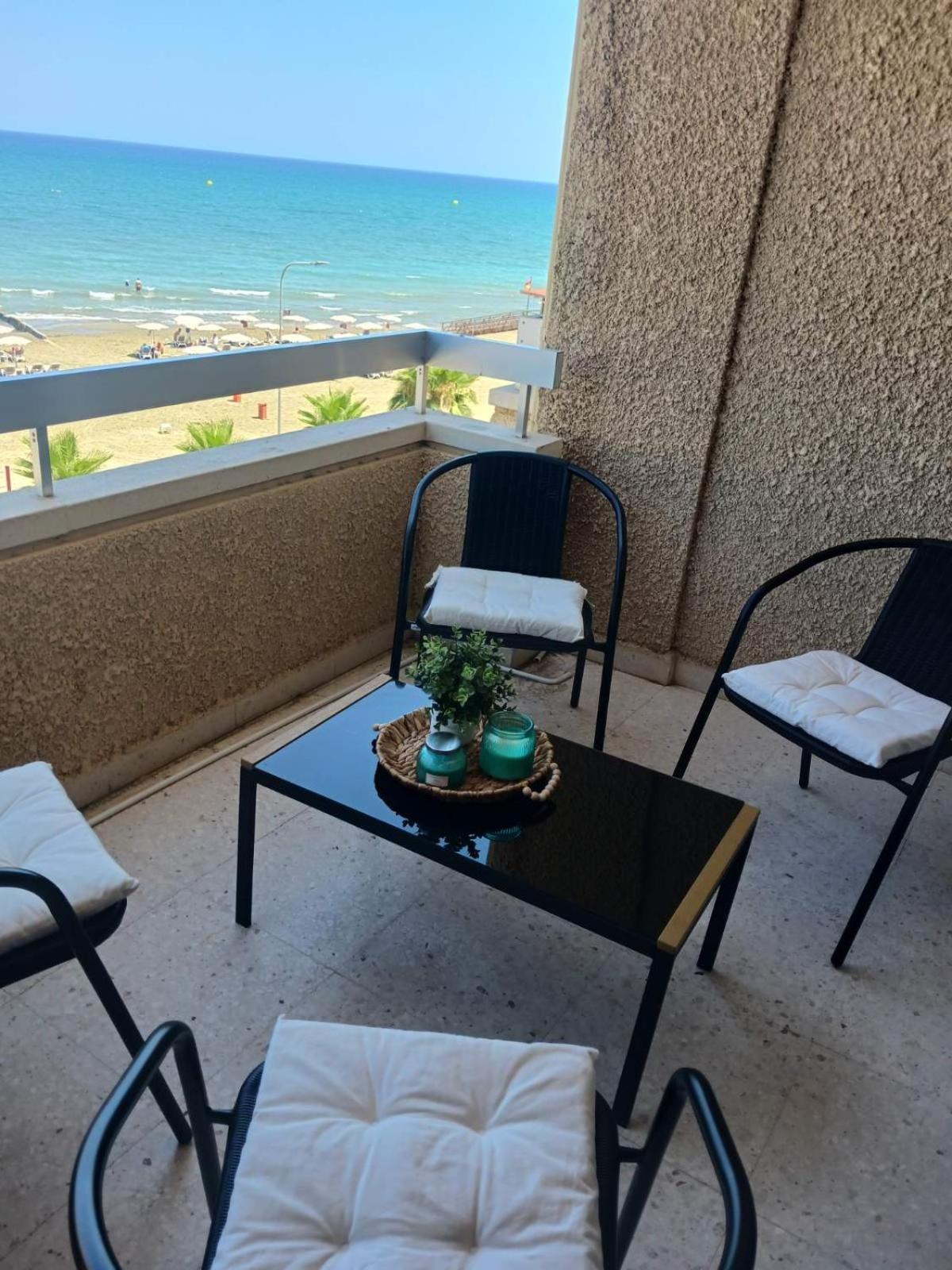 Apollon Sea View Beachfront Ap 302 Larnaca Bagian luar foto